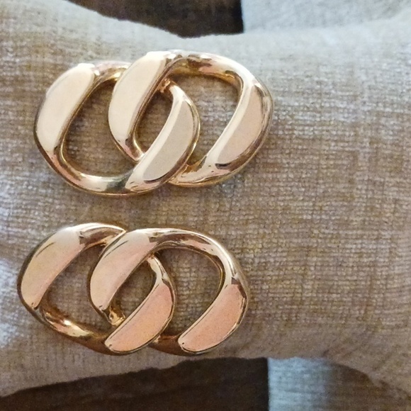 Gold Tone Post Earrings - Picture 1 of 5